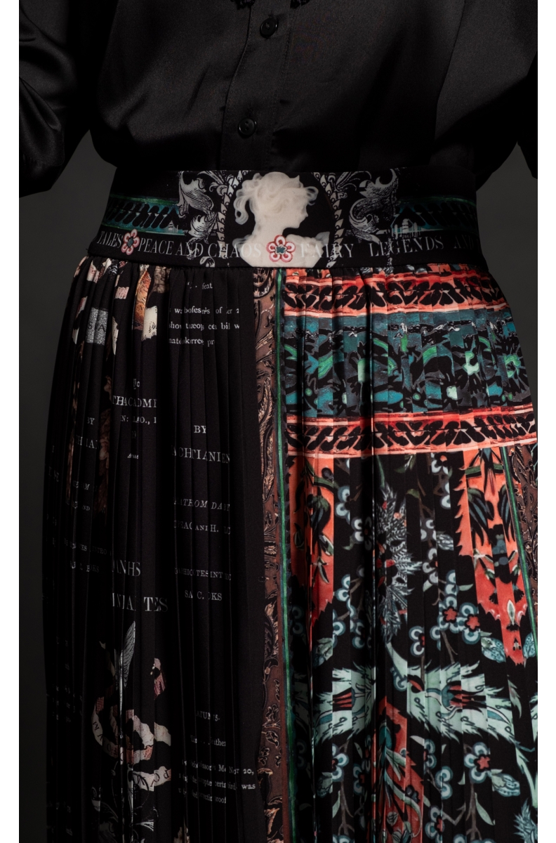 PIXIE & NEOGOTHIC PLEATED ASYMMETRIC SKIRT