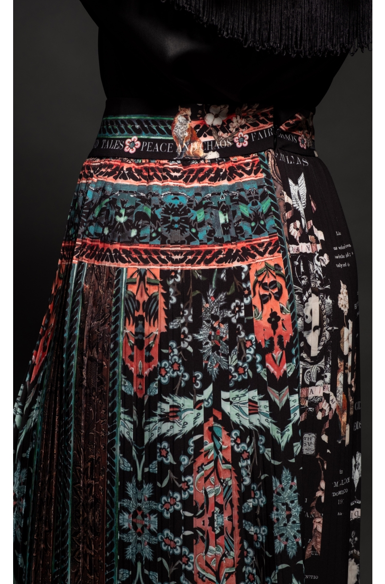 PIXIE & NEOGOTHIC PLEATED ASYMMETRIC SKIRT